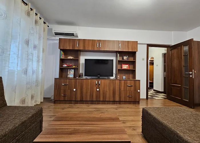 Cosy Apartment Close To City Center With Parking Lot