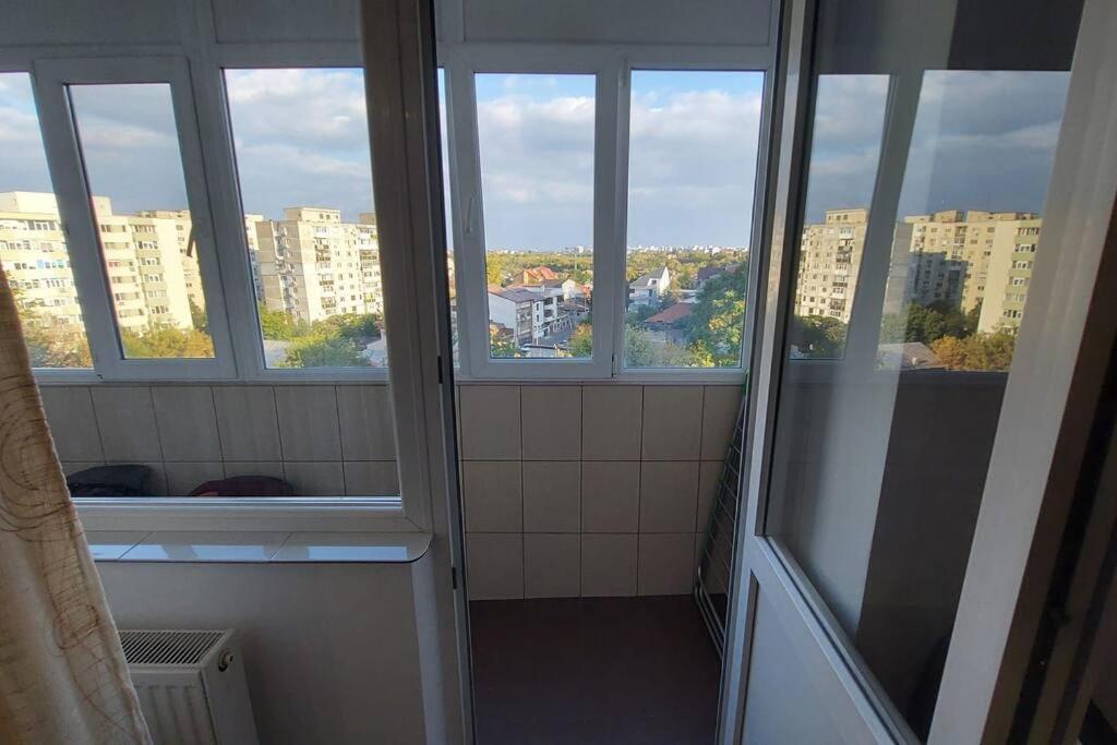 Appartamento Cosy Close To Center With Parking Lot Bucarest