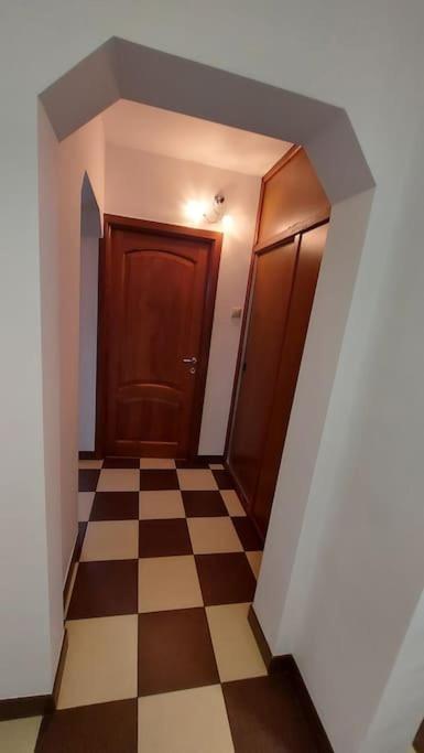 Cosy Close To Center With Parking Lot Appartamento