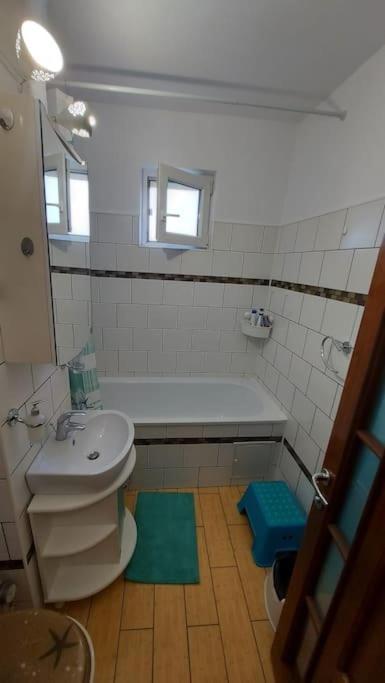 Cosy Close To Center With Parking Lot Appartamento *