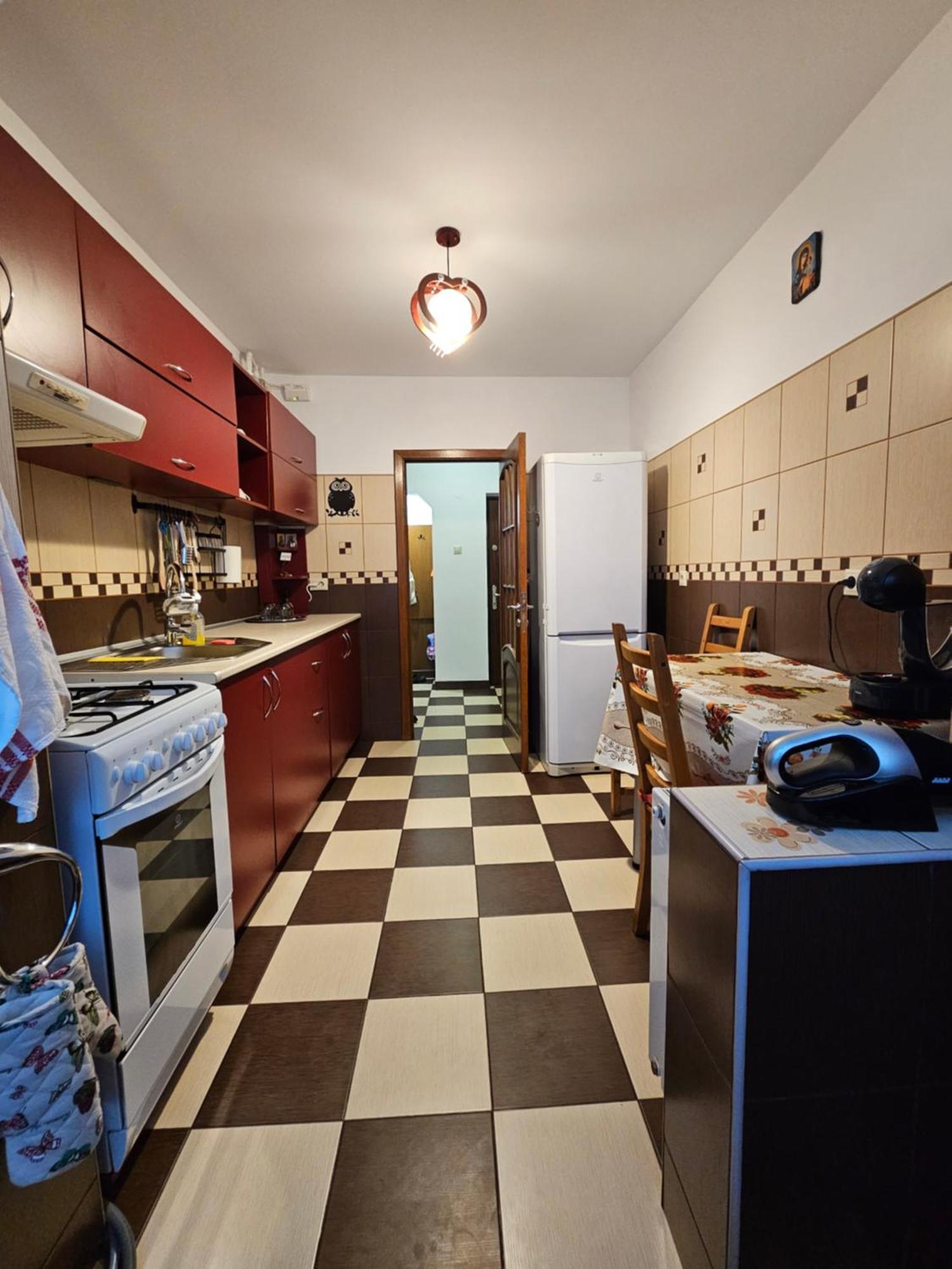 Cosy Close To Center With Parking Lot Appartamento