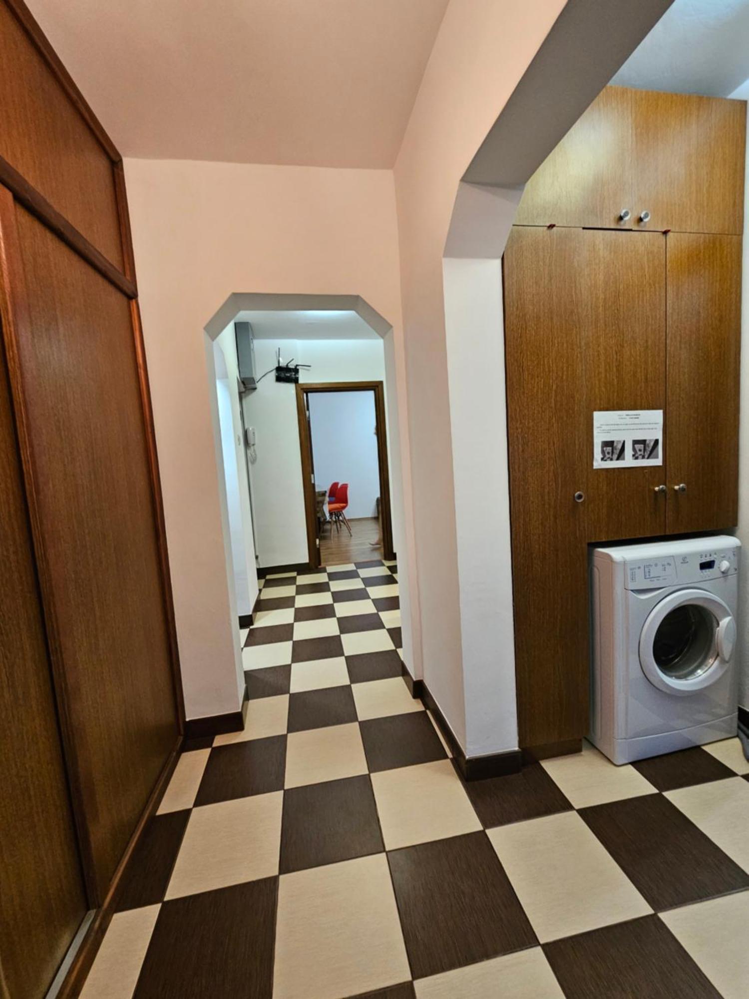 Cosy Close To Center With Parking Lot Appartamento Bucarest