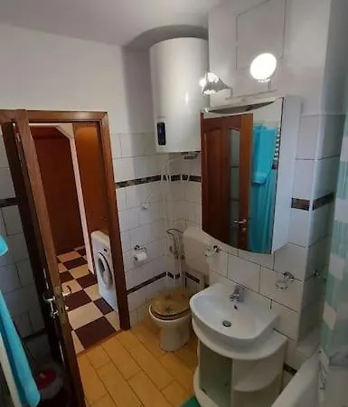 Cosy Apartment Close To City Center With Parking Lot Bucarest Esterno foto