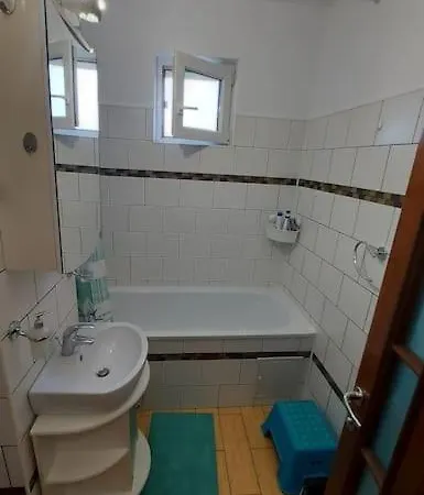 Cosy Apartment Close To City Center With Parking Lot Bucarest Esterno foto